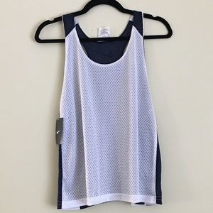 NWT Nike Women’s Reversible Jersey, Size L/XL